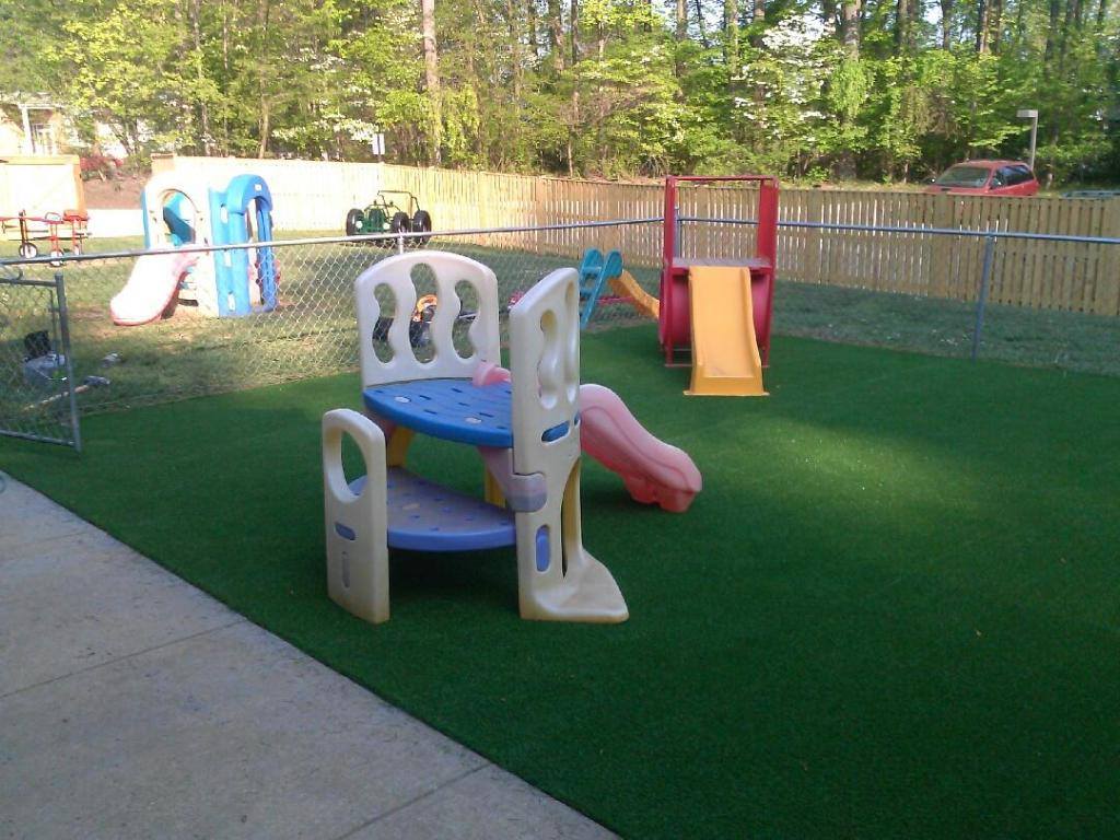11053290_906920249371675_1577681371998957446_o playground