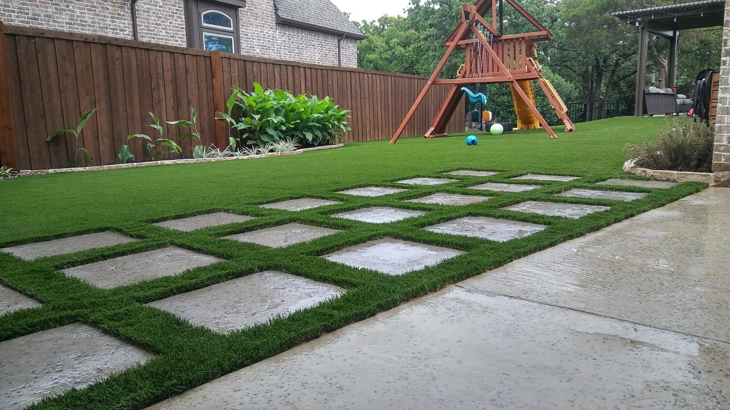 Artificial grass backyard playground from SYNLawn
