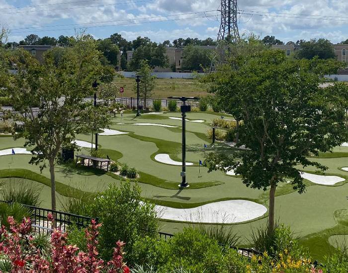 synlawn-mini-golf (3) (1) Commercial artificial grass putting green from SYNLawn