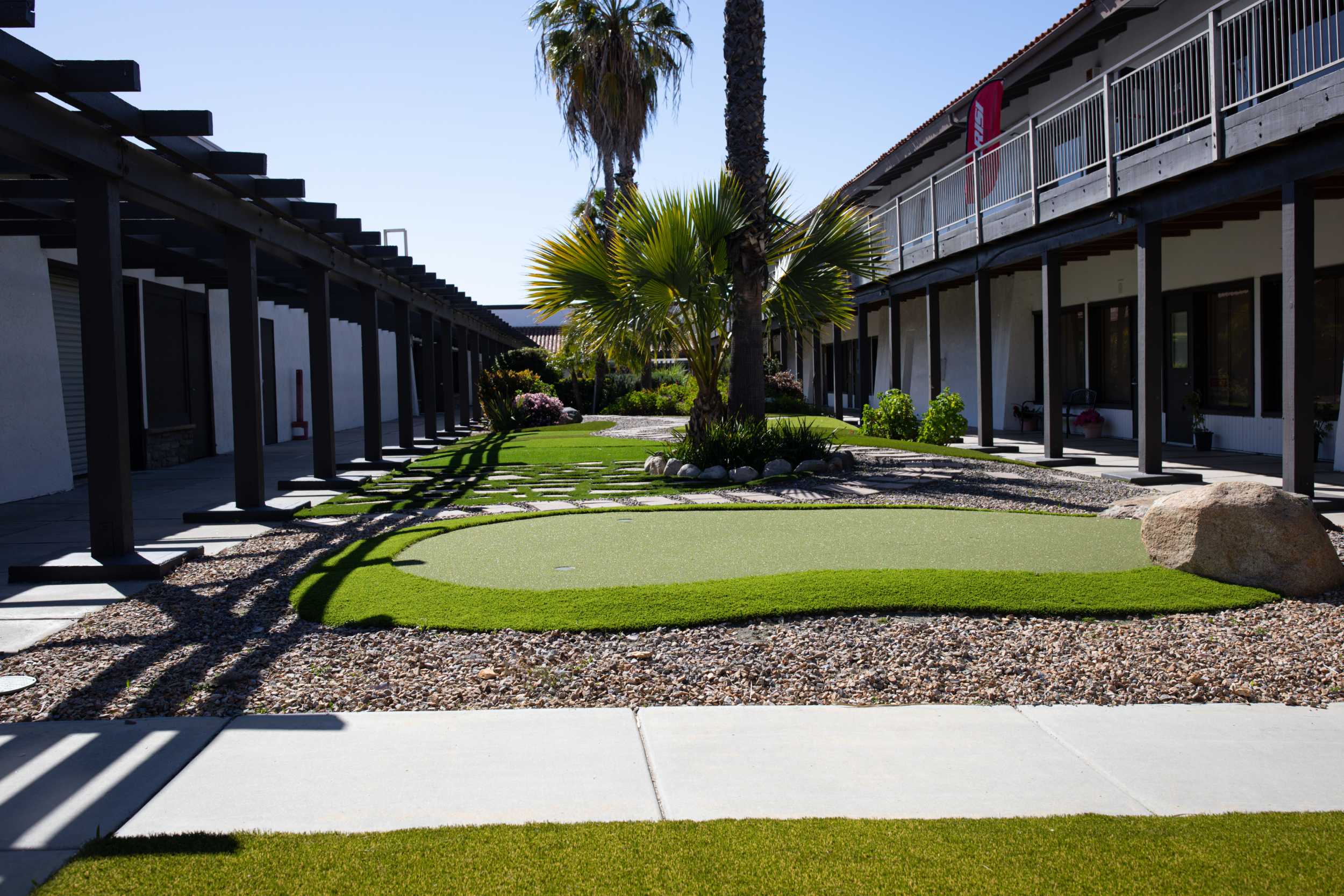austin-tx-apartment-artificial-grass Artificial Grass For Texas Apartments