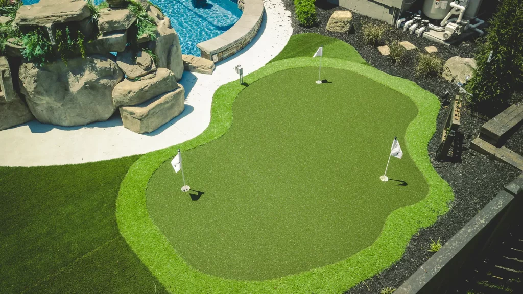 Artificial grass putting green