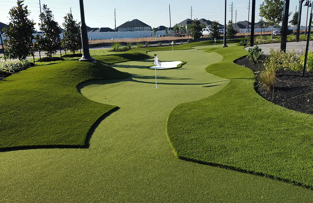 Dell Webb artificial grass putting green