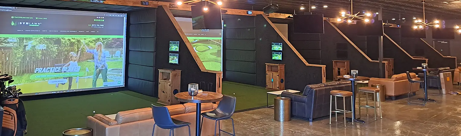 Indoor golf simulator with artificial grass from SYNLawn